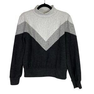 Evereve Womens Small Soft Knit Crewneck Sweater Casual Classic Black Gray Preppy